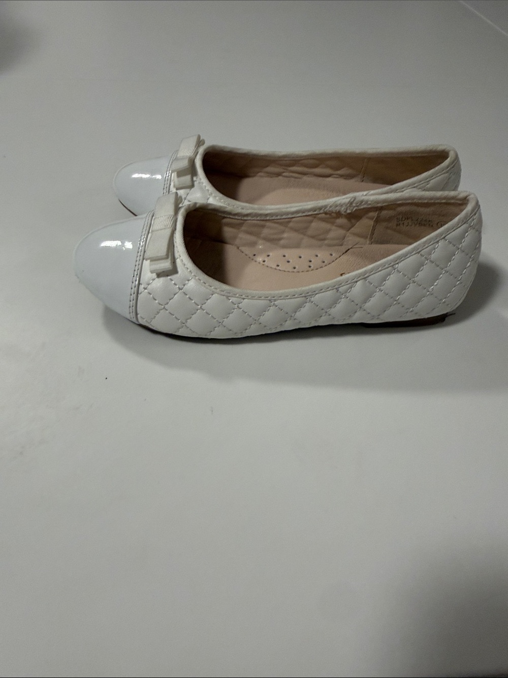 Dream Pairs Girls' Quilted Bow-Accent Ballet Flats - White